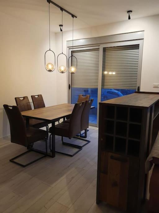 Beautiful Apartment In Tivat Eksteriør billede