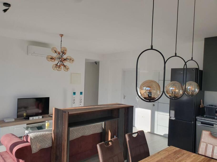Beautiful Apartment In Tivat Eksteriør billede